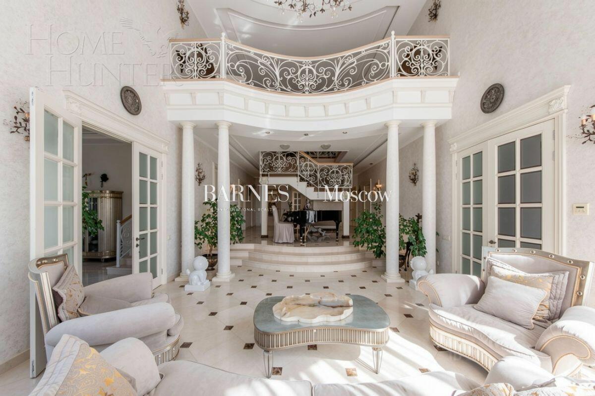 2-этажный коттедж 540 м² с отделкой