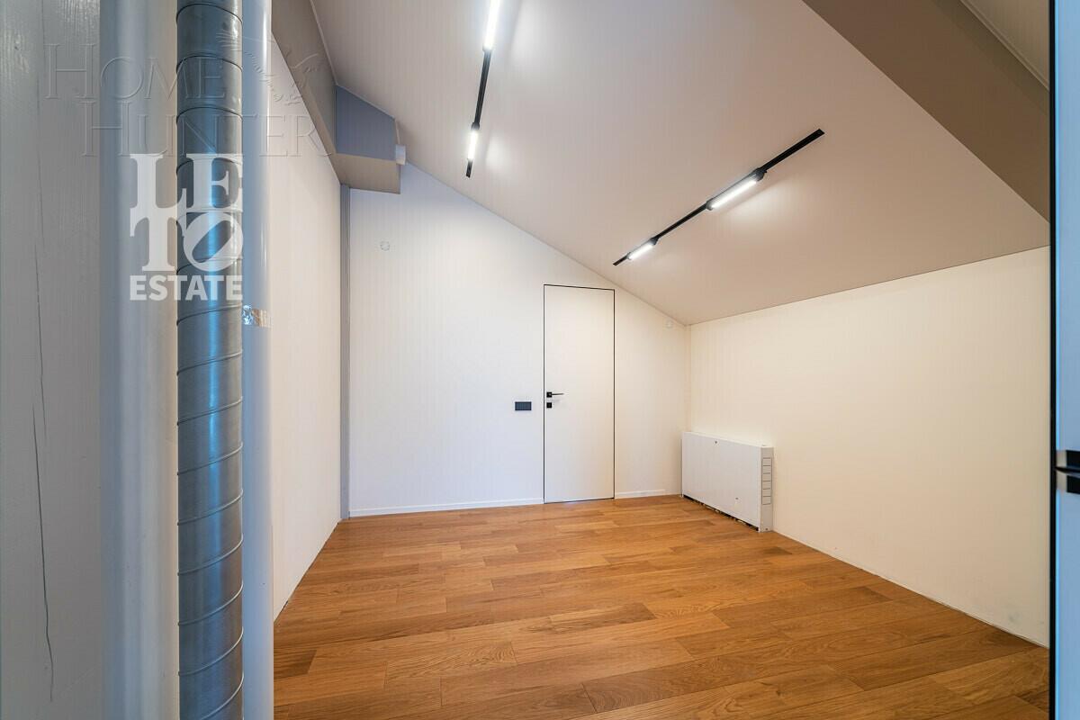2-этажный коттедж 240 м² с отделкой