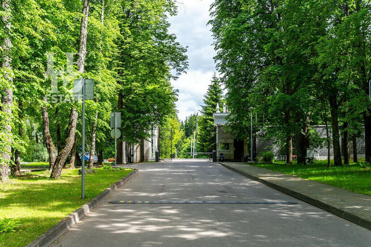 2-этажный коттедж 428 м² без отделки