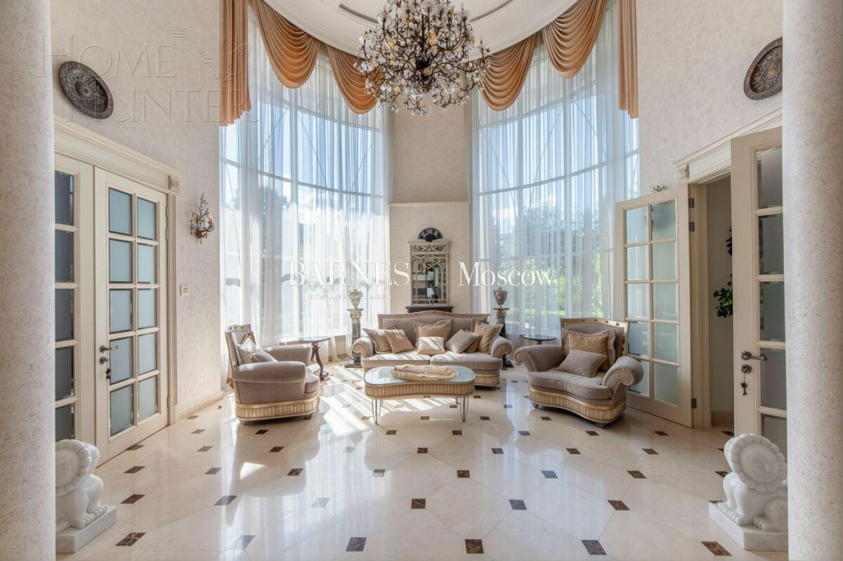2-этажный коттедж 540 м² с отделкой