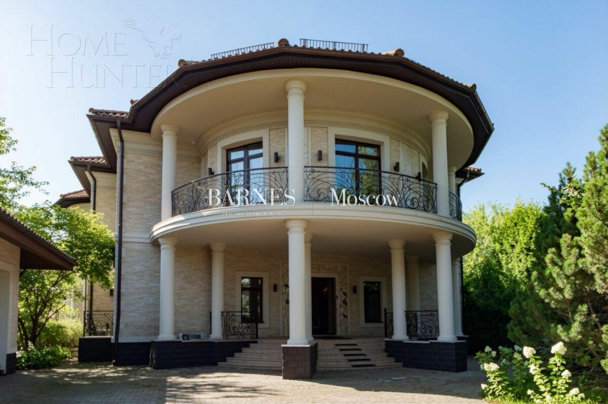 2-этажный коттедж 540 м² с отделкой