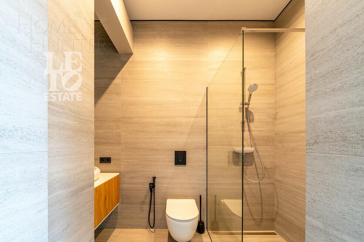 2-этажный коттедж 240 м² с отделкой