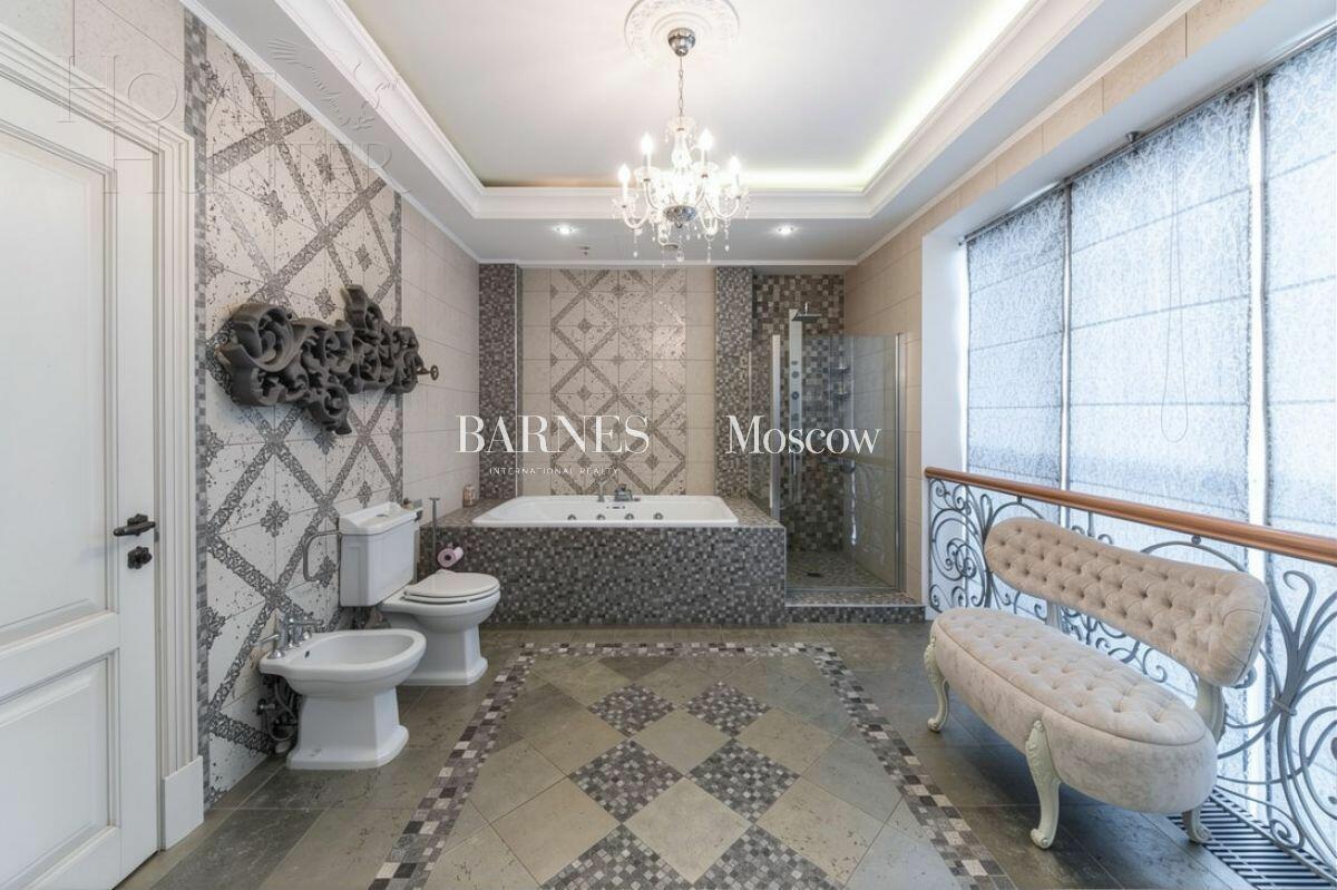 2-этажный коттедж 540 м² с отделкой