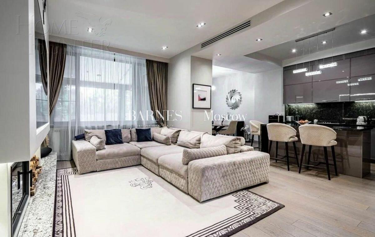 3-этажный таунхаус 300 м² с отделкой