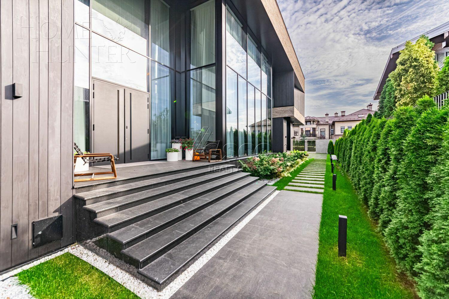 2-этажный коттедж 1 250 м² с отделкой