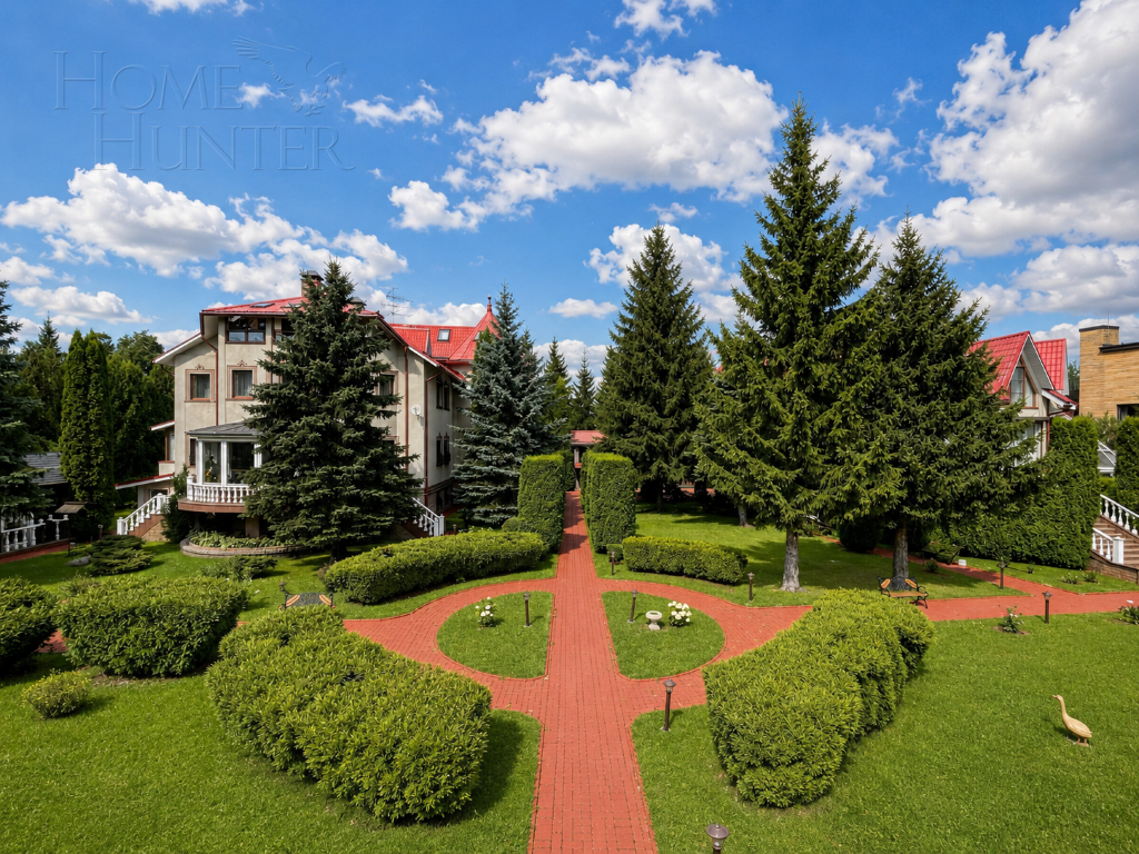 4-этажный коттедж 880 м² с отделкой