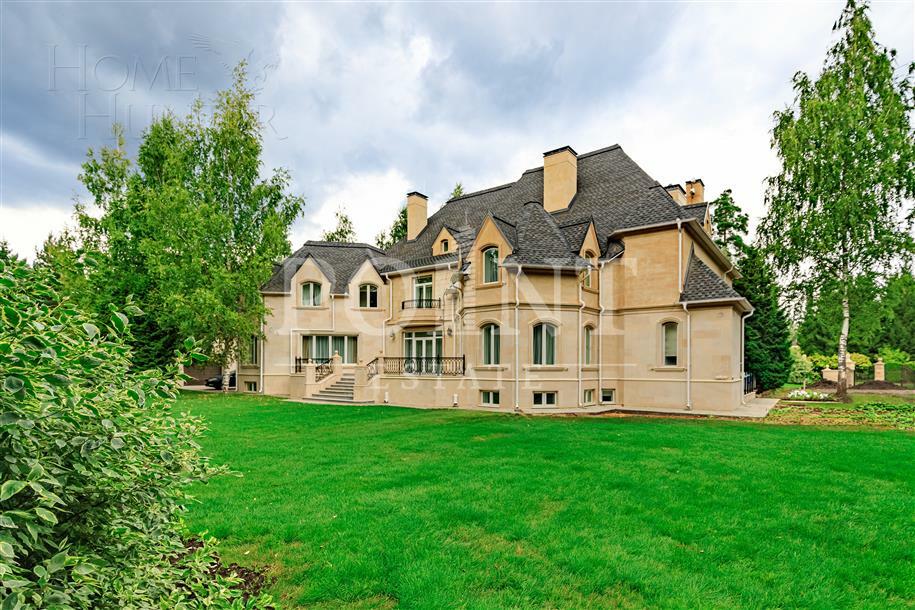 2-этажный коттедж 1 300 м² с отделкой