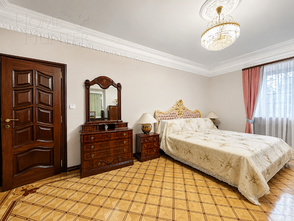 4-этажный коттедж 880 м² с отделкой