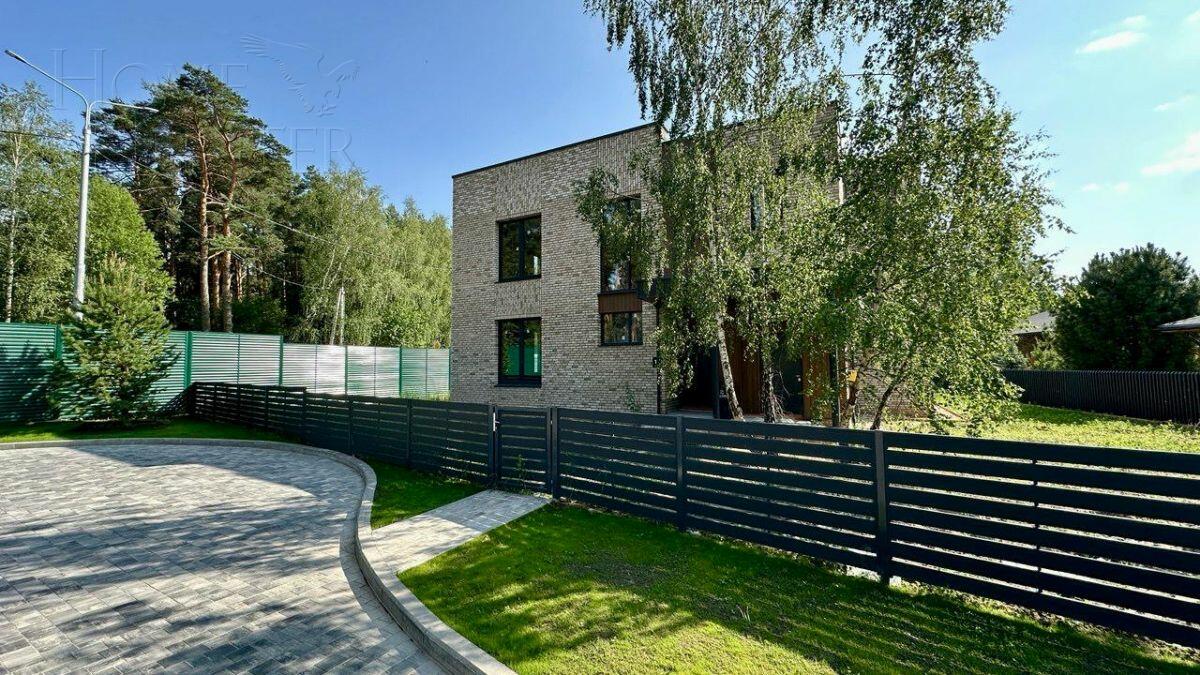 2-этажный коттедж 268 м² без отделки