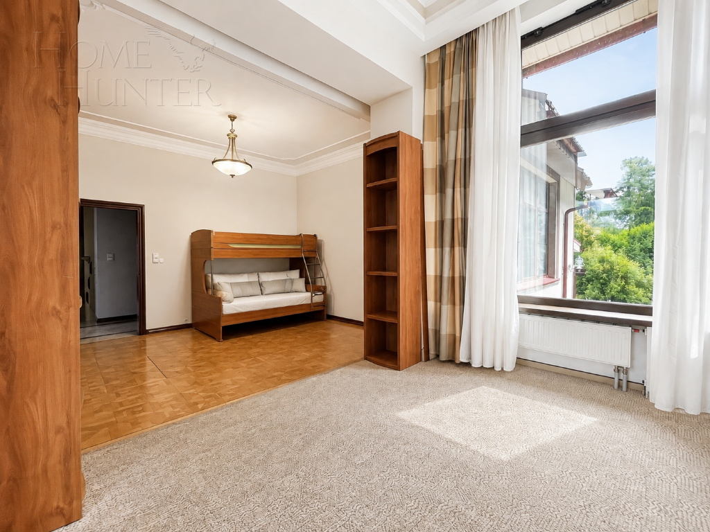 4-этажный коттедж 880 м² с отделкой