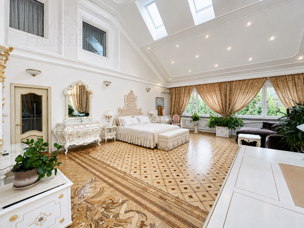 4-этажный коттедж 880 м² с отделкой
