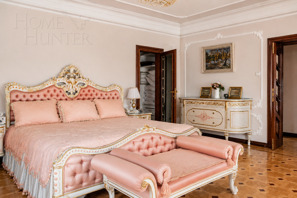 4-этажный коттедж 880 м² с отделкой