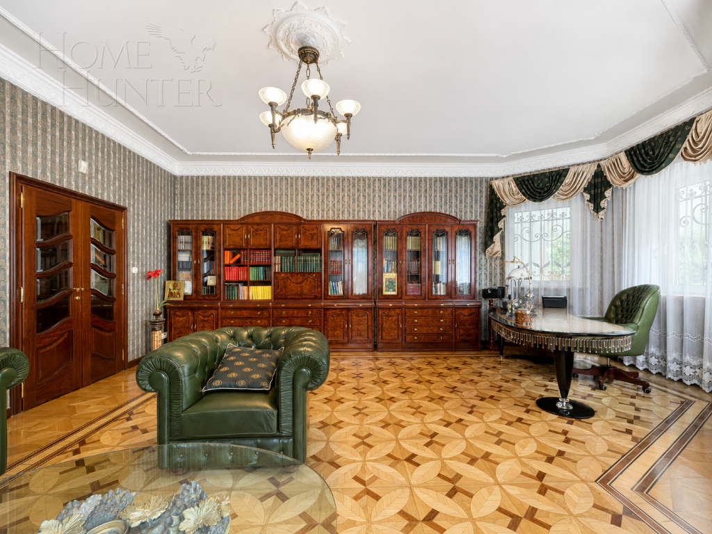4-этажный коттедж 880 м² с отделкой