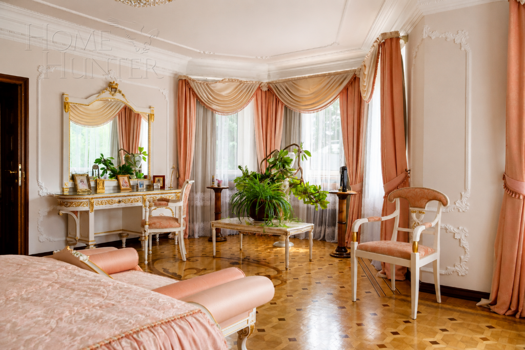 4-этажный коттедж 880 м² с отделкой