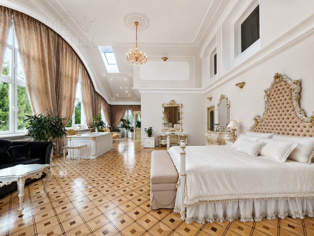 4-этажный коттедж 880 м² с отделкой