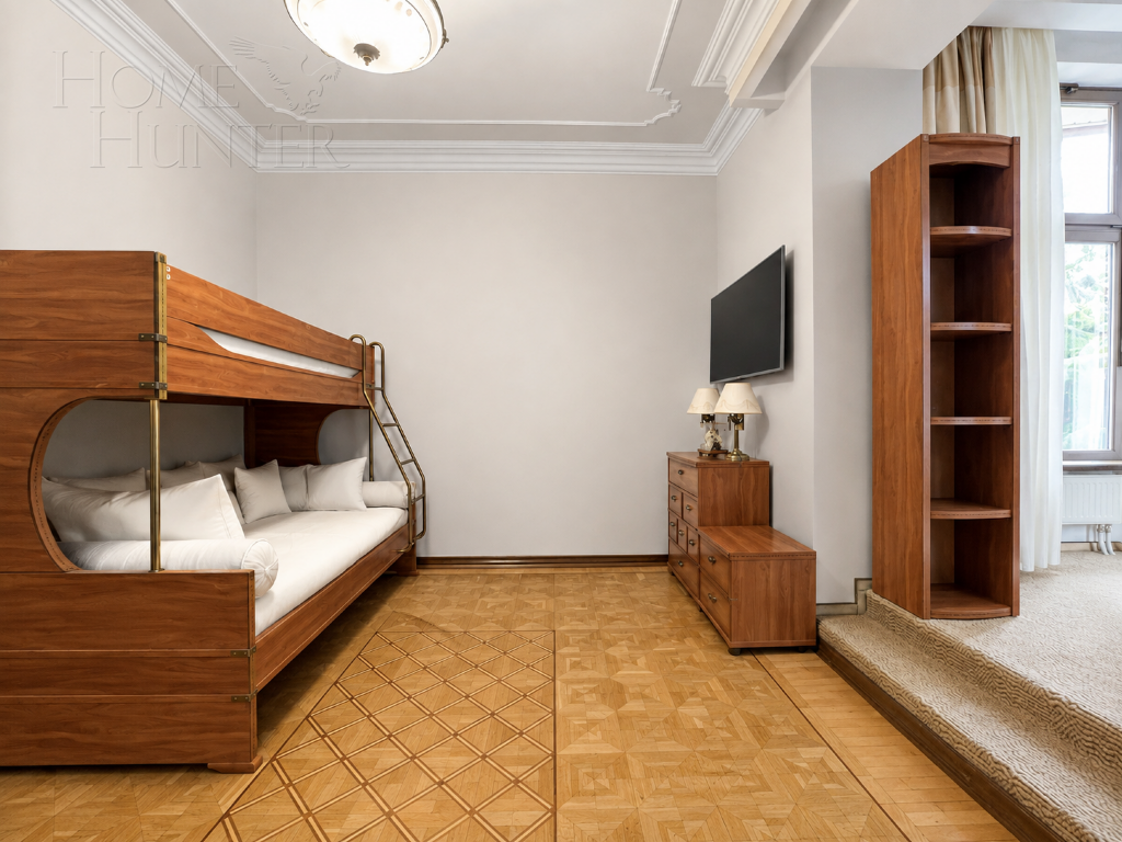 4-этажный коттедж 880 м² с отделкой