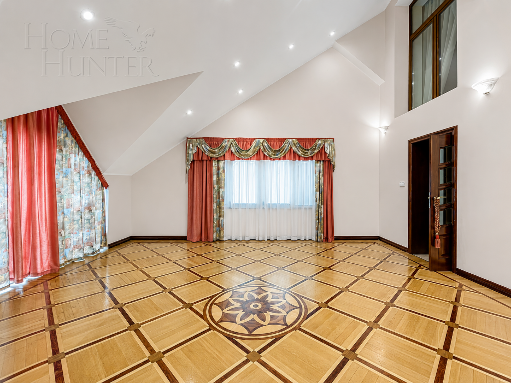 4-этажный коттедж 880 м² с отделкой