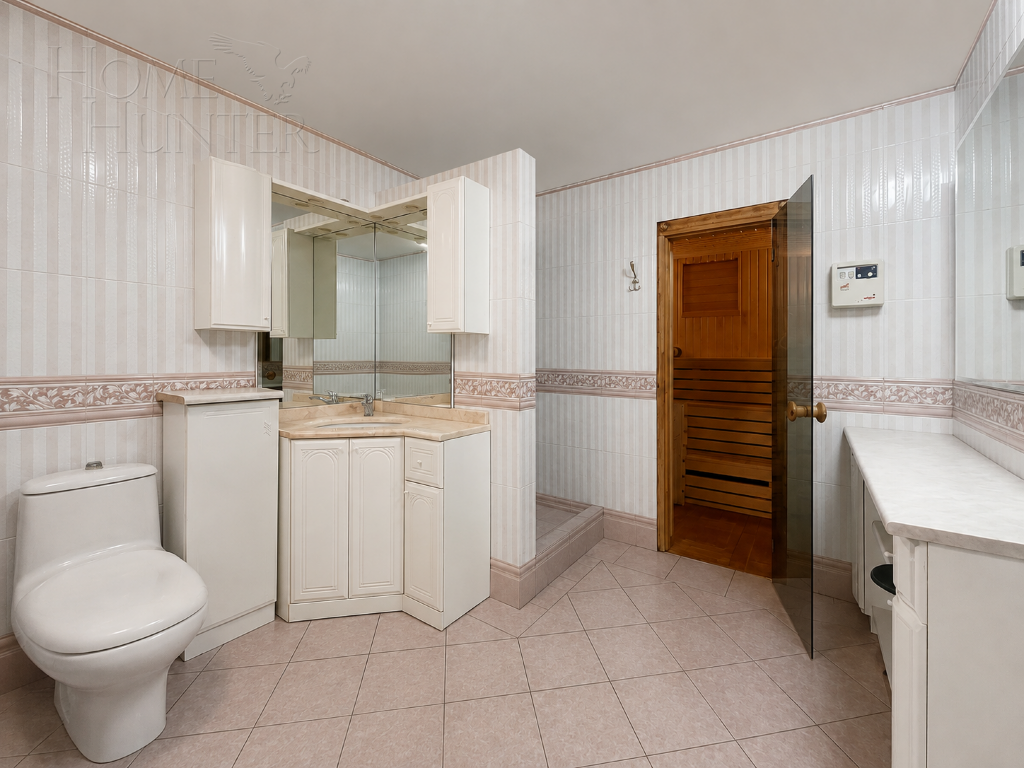4-этажный коттедж 880 м² с отделкой