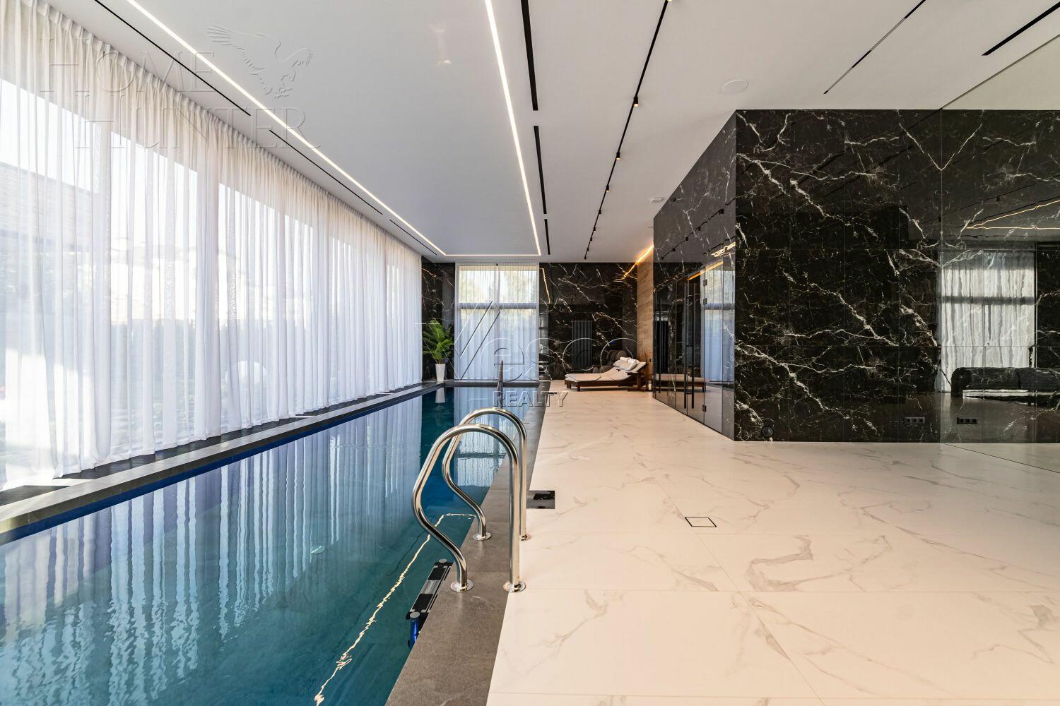 2-этажный коттедж 1 250 м² с отделкой