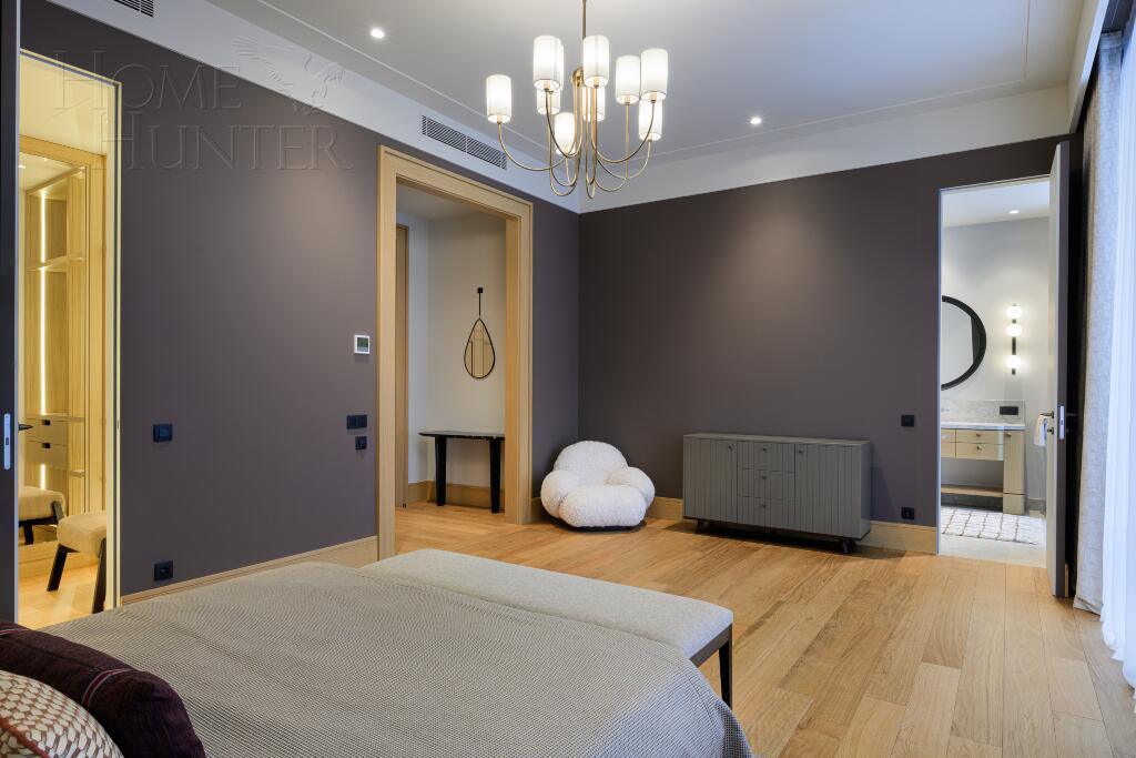 2-этажный коттедж 800 м² с отделкой