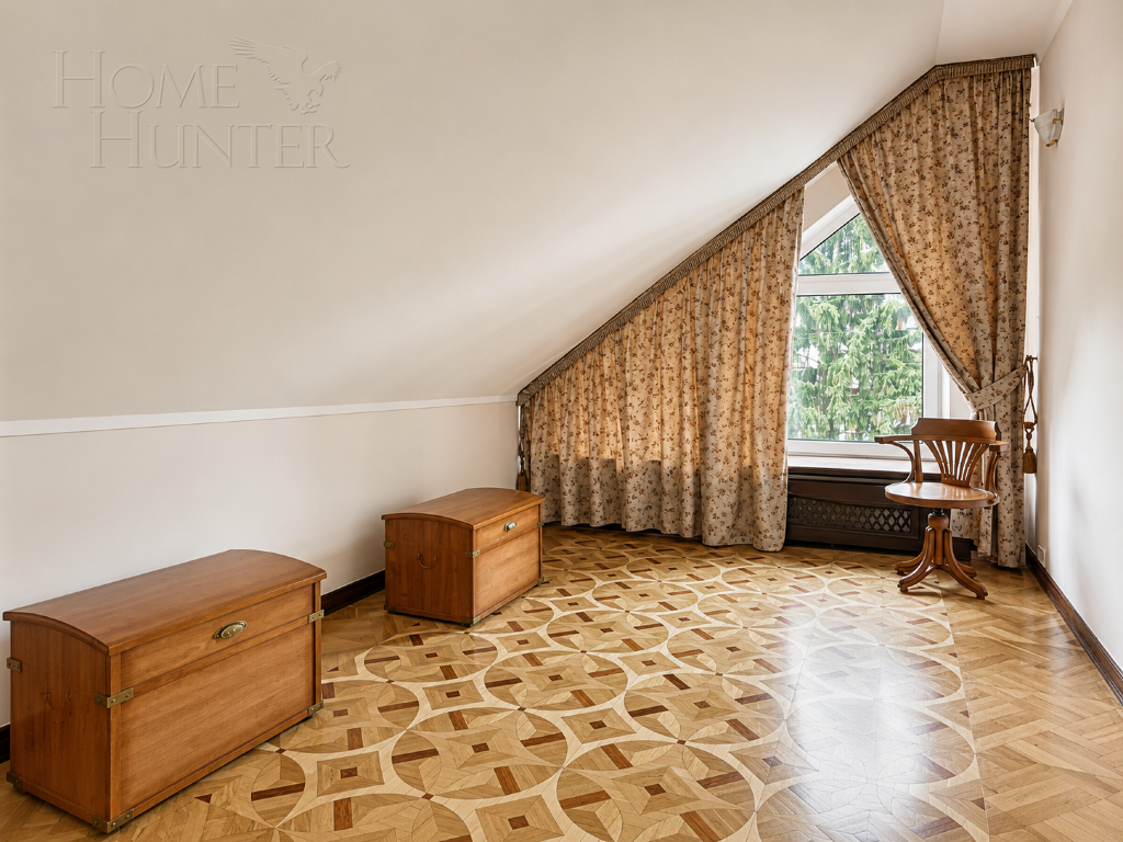4-этажный коттедж 880 м² с отделкой