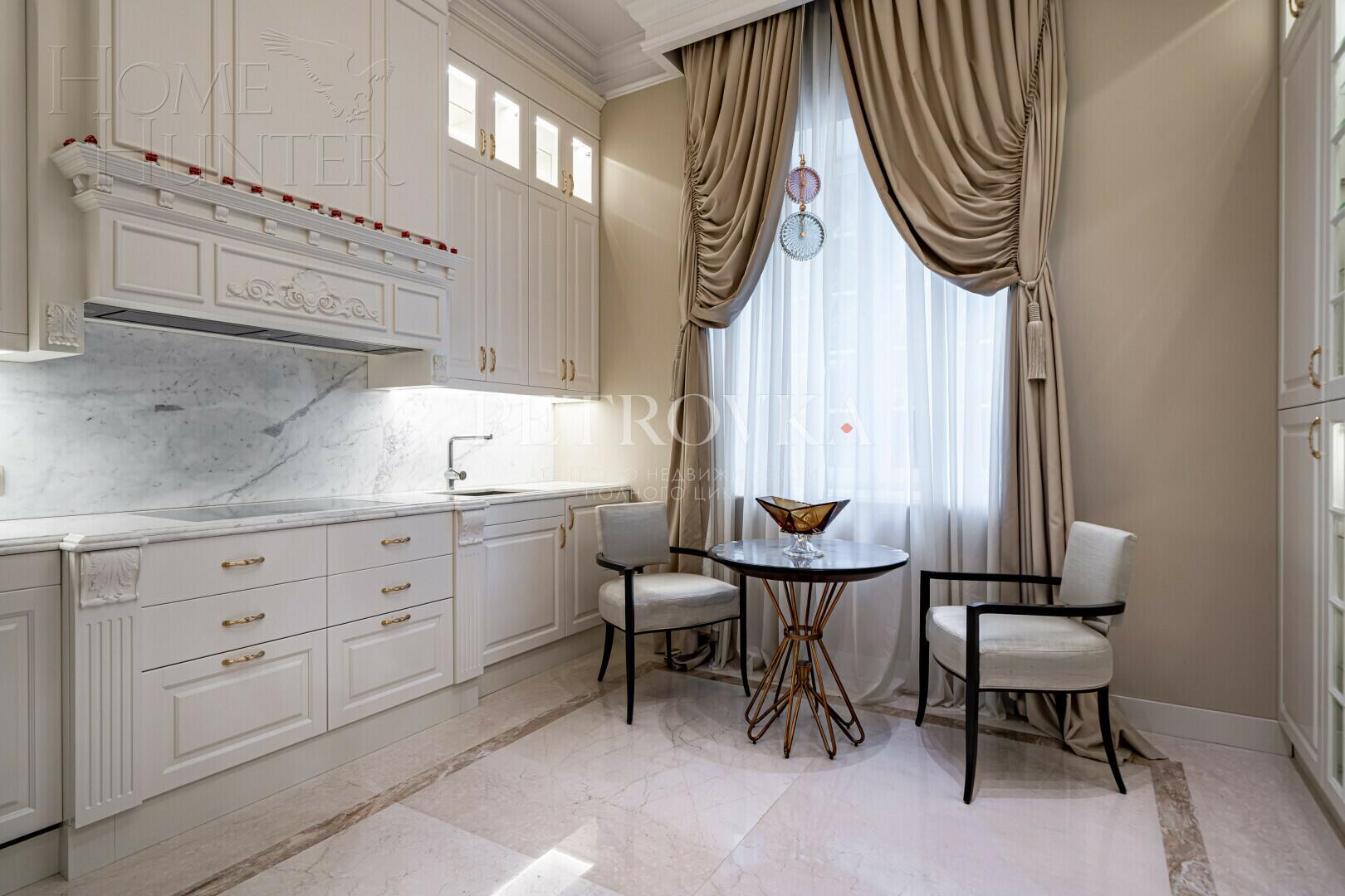 3-этажный коттедж 453.8 м² с отделкой