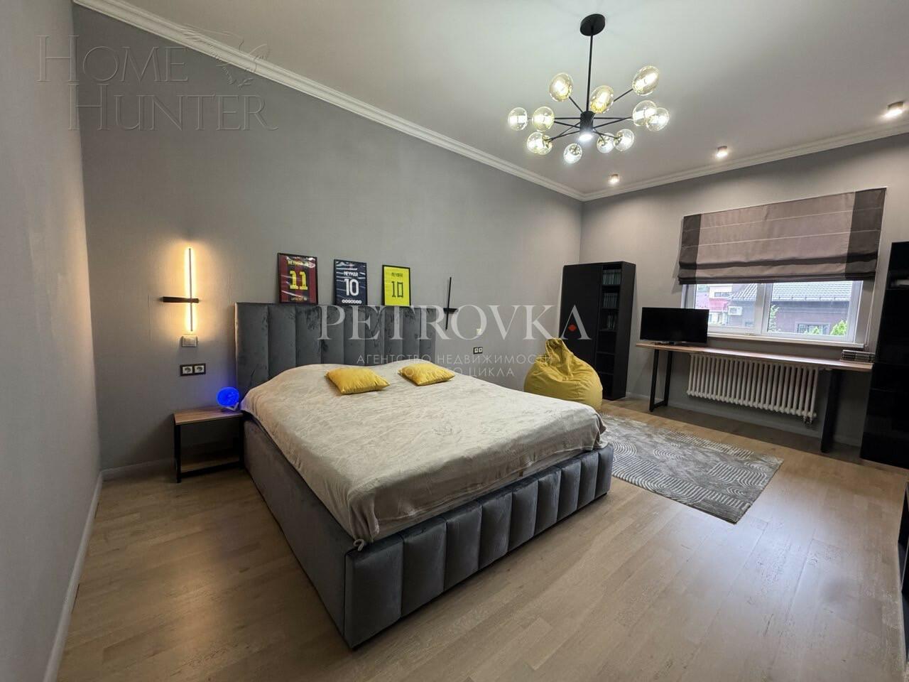 3-этажный таунхаус 320 м² с отделкой