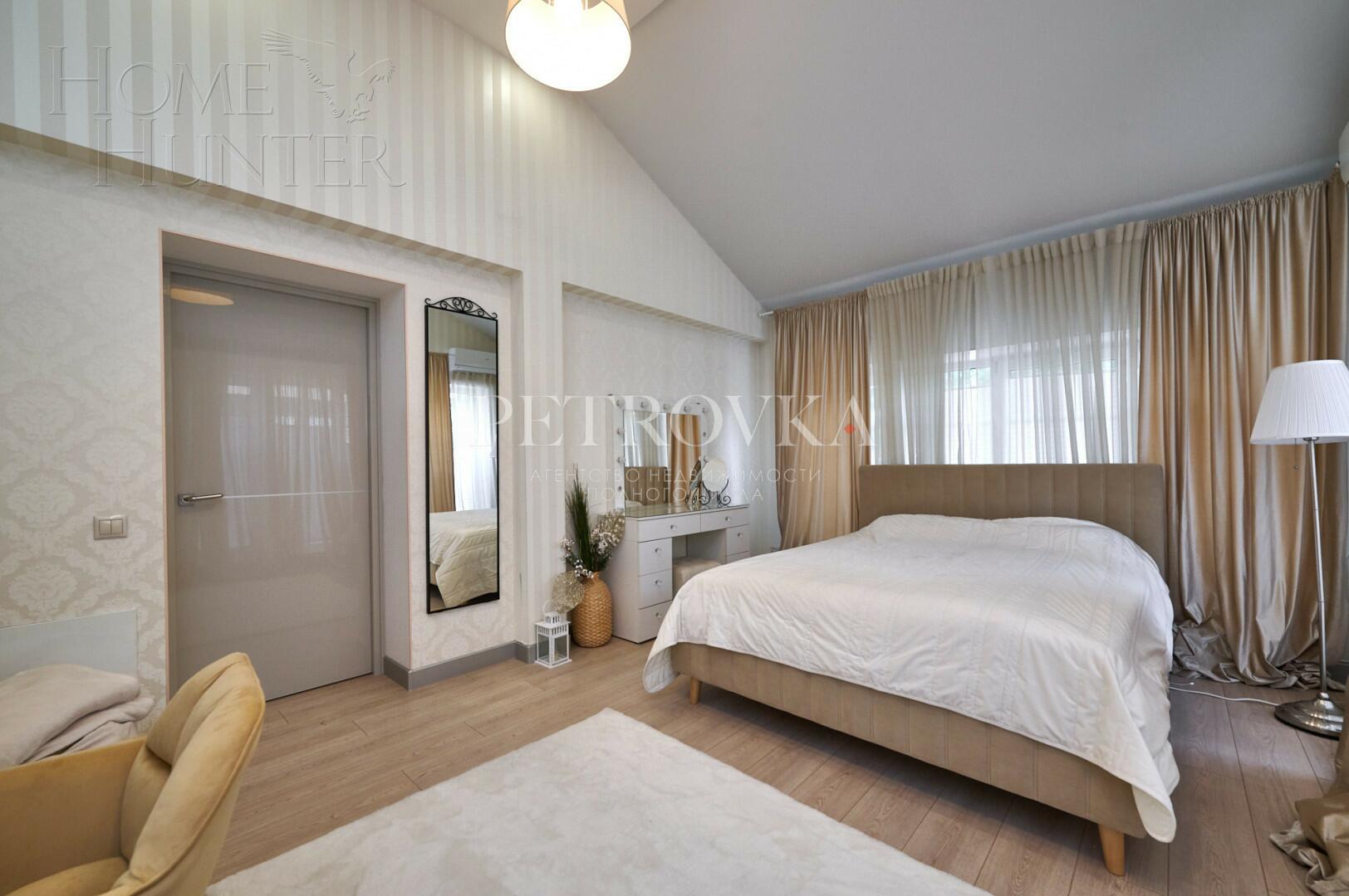 2-этажный коттедж 240 м² с отделкой