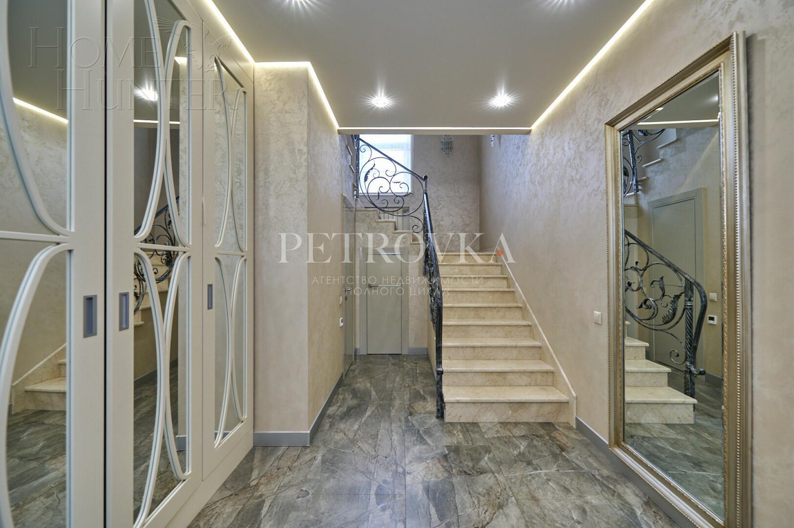 2-этажный коттедж 240 м² с отделкой