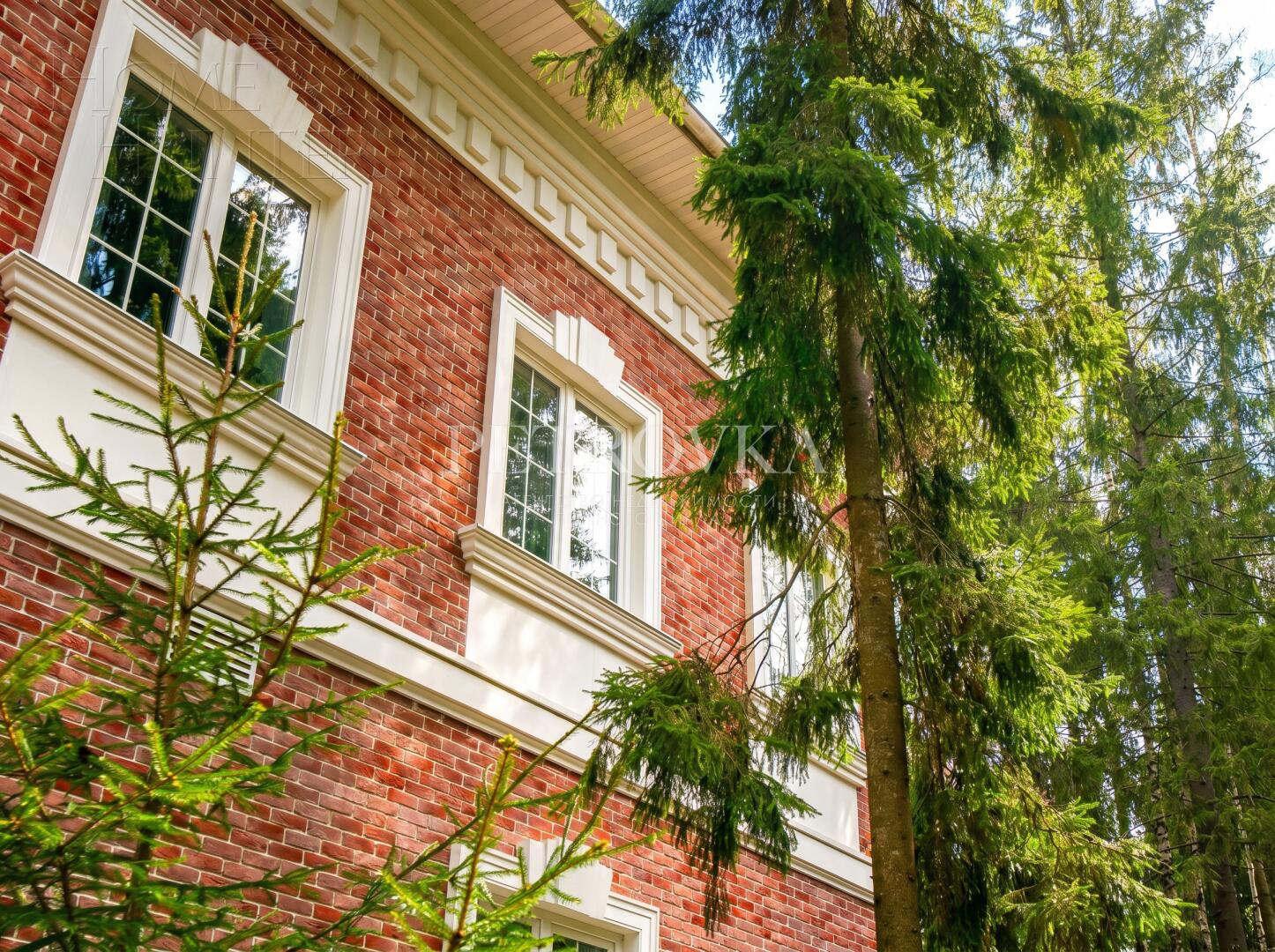 3-этажный коттедж 453.8 м² с отделкой