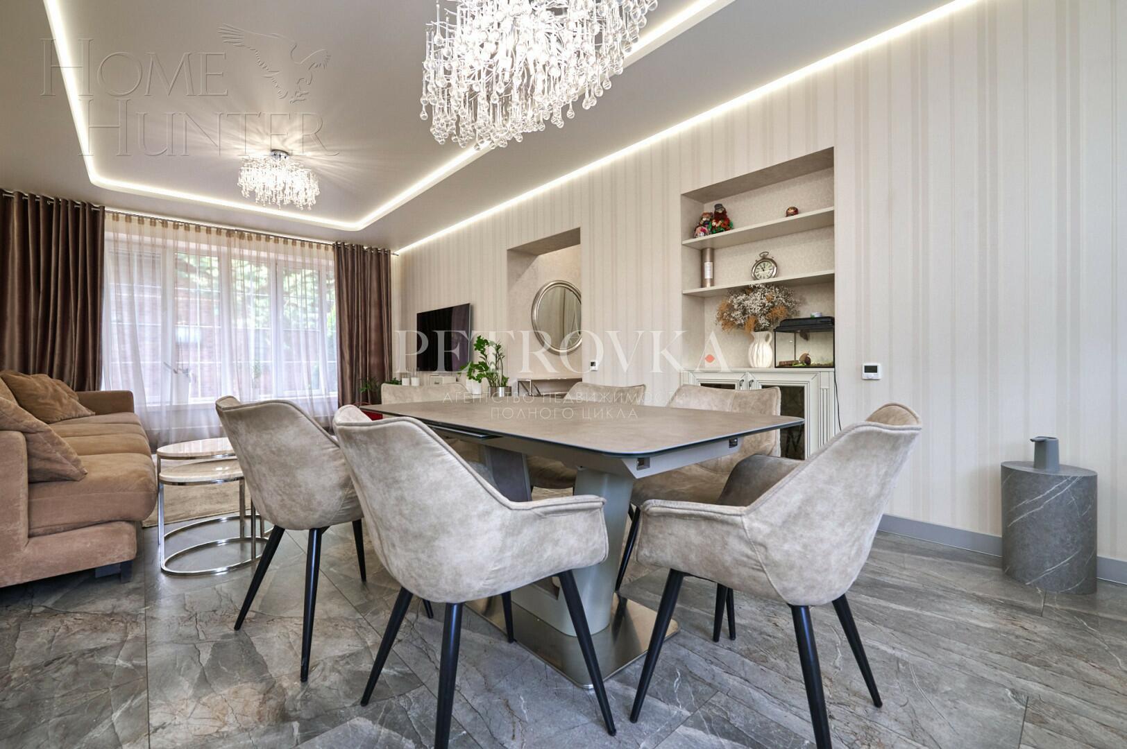 2-этажный коттедж 240 м² с отделкой