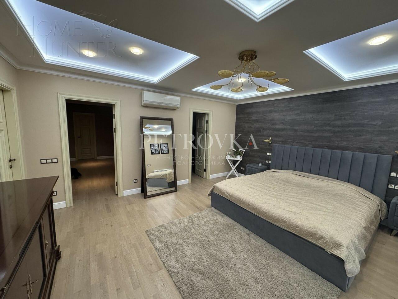 3-этажный таунхаус 320 м² с отделкой