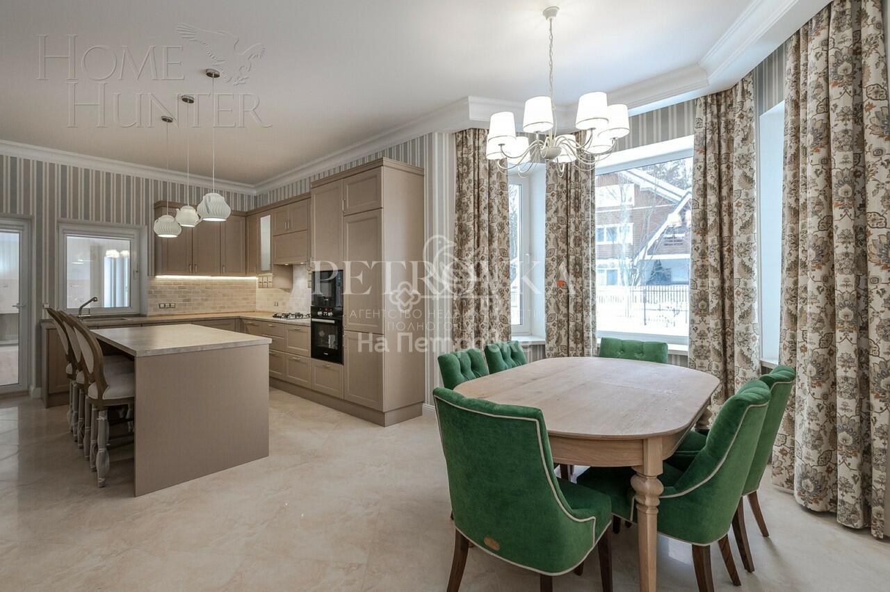 3-этажный коттедж 600 м² с отделкой