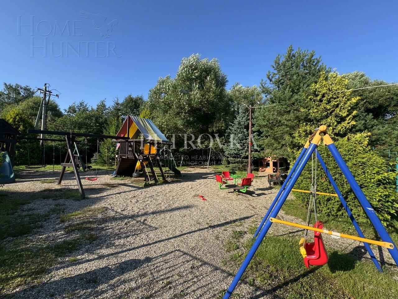 3-этажный таунхаус 320 м² с отделкой