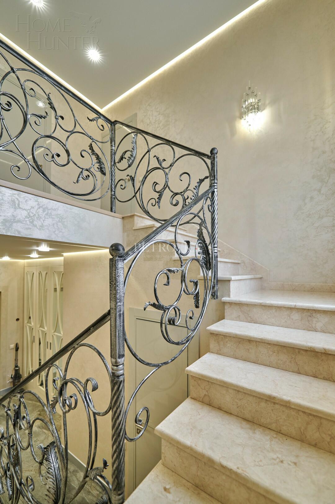 2-этажный коттедж 240 м² с отделкой