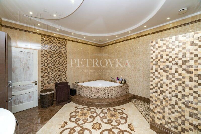 2-этажный коттедж 600 м² с отделкой