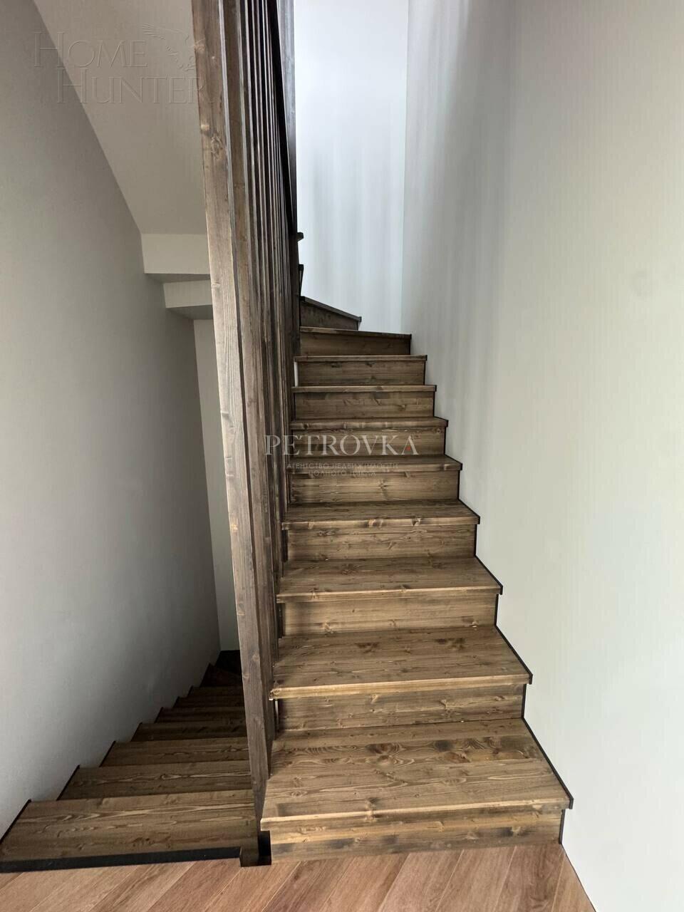 3-этажный таунхаус 168.6 м² с отделкой