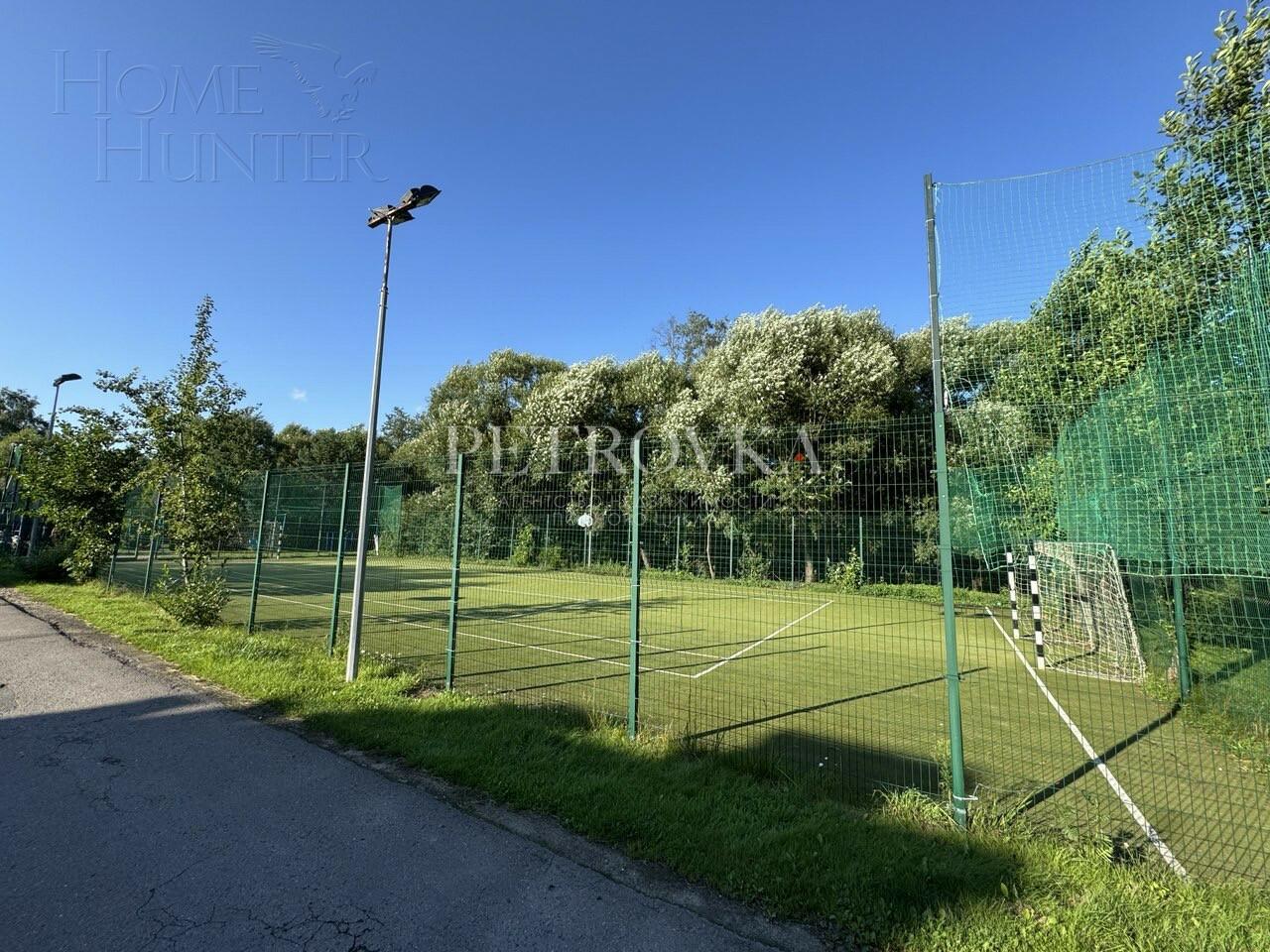 3-этажный таунхаус 320 м² с отделкой