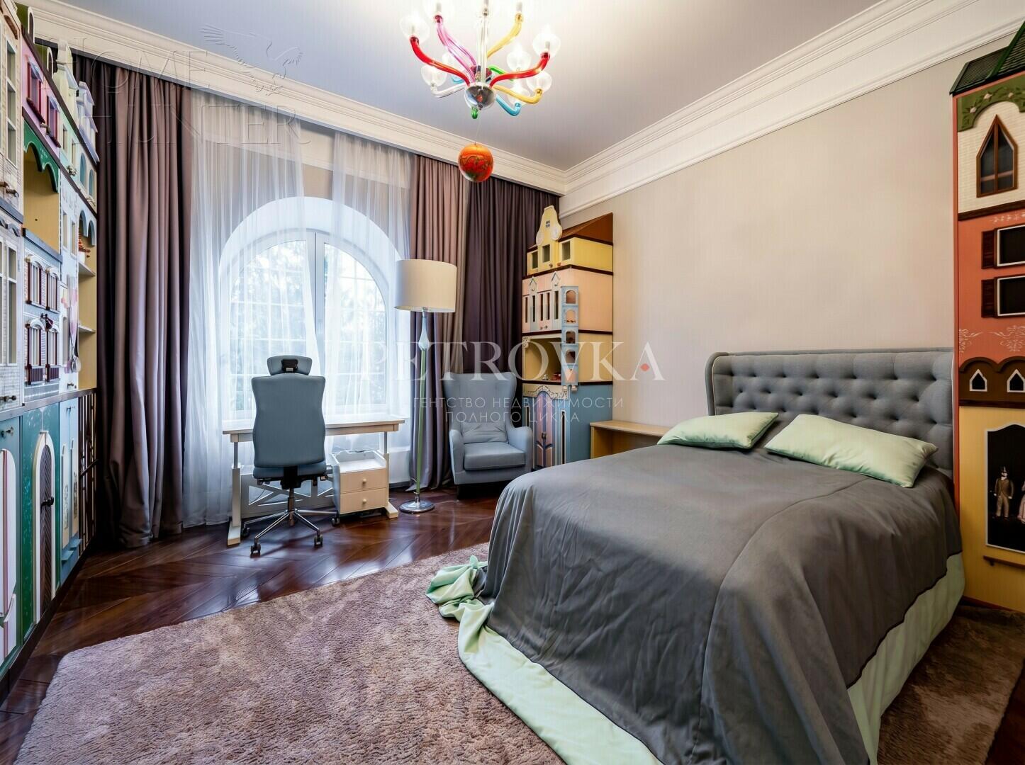 3-этажный коттедж 453.8 м² с отделкой