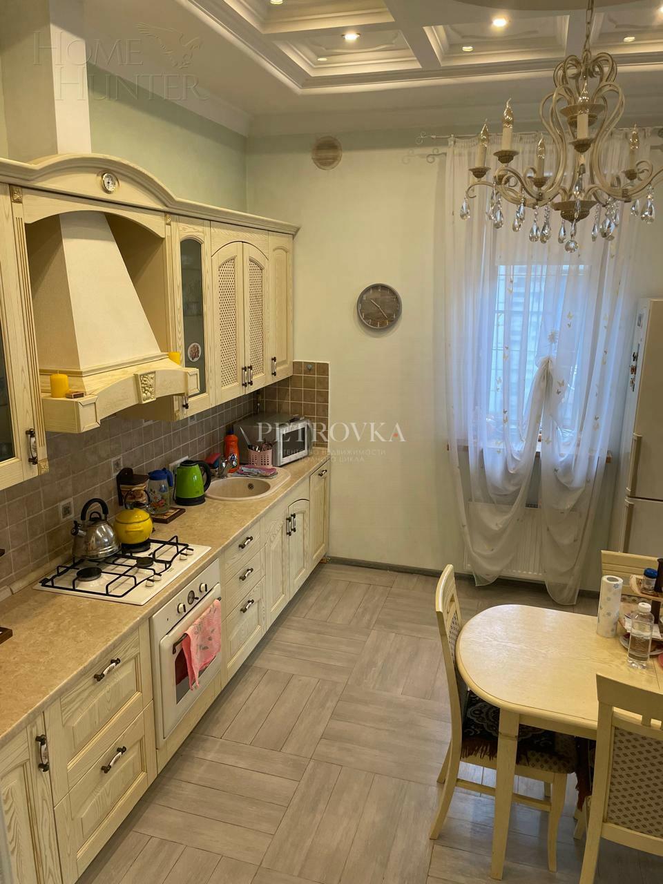 2-этажный коттедж 330 м² с отделкой