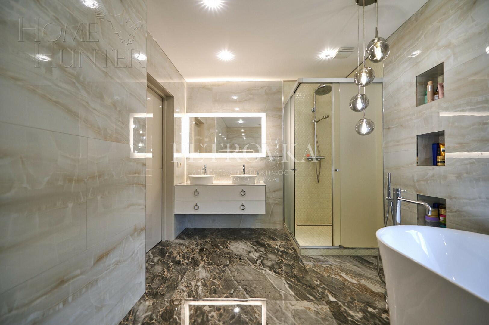 2-этажный коттедж 240 м² с отделкой
