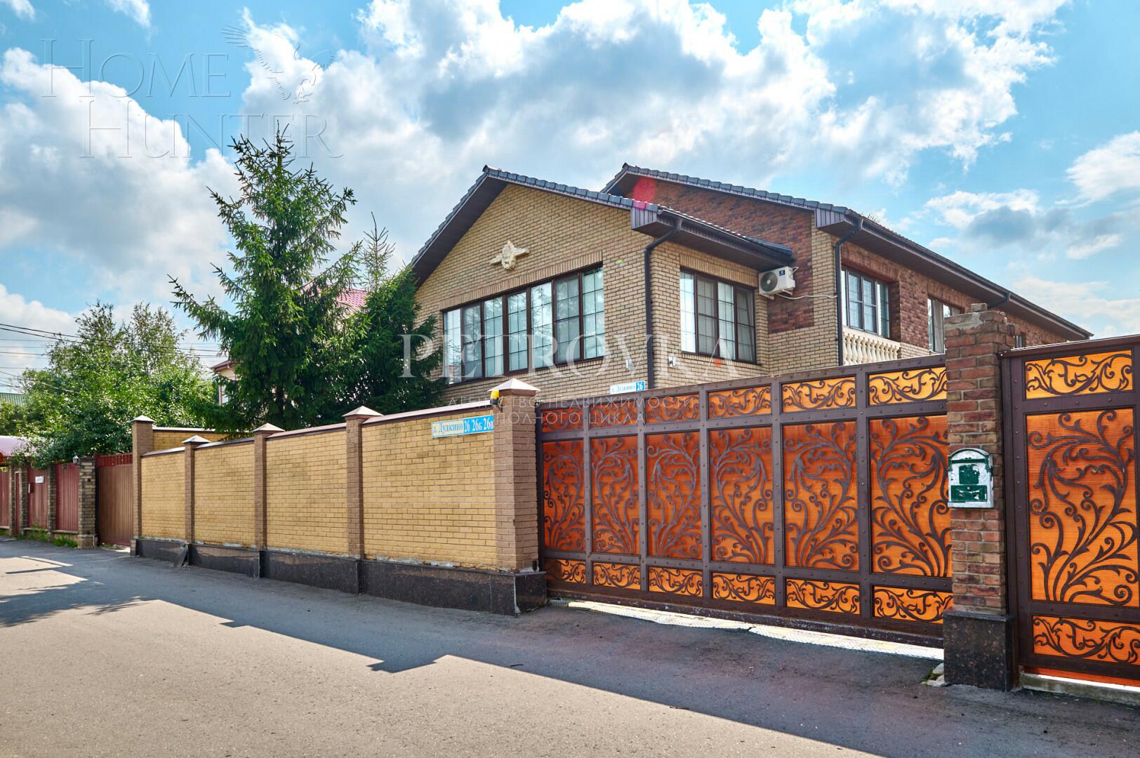 2-этажный коттедж 240 м² с отделкой