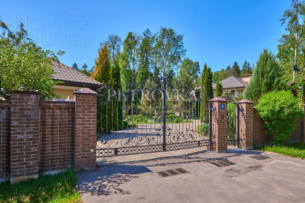 2-этажный коттедж 580.8 м² с отделкой
