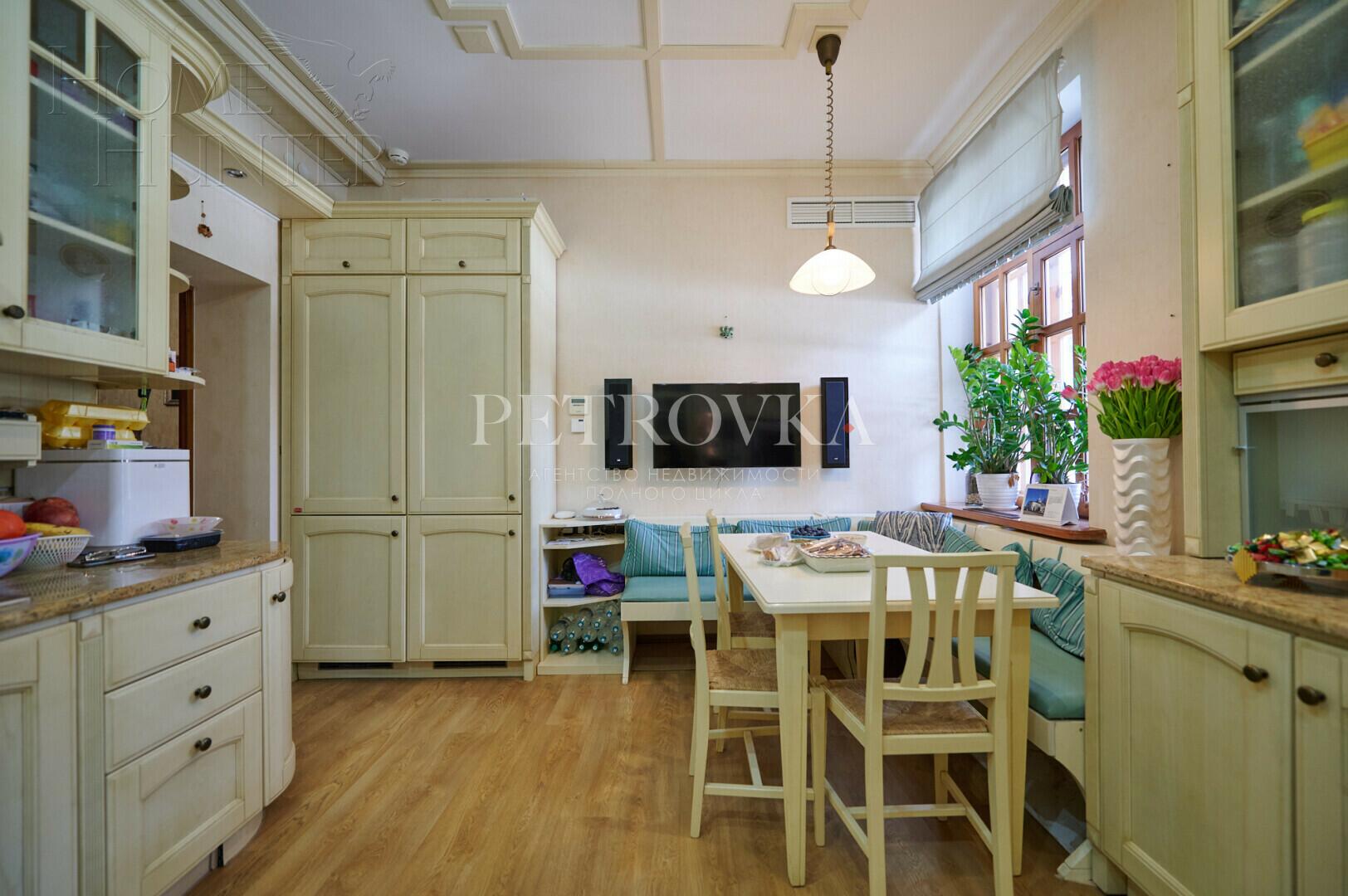 2-этажный коттедж 375 м² с отделкой