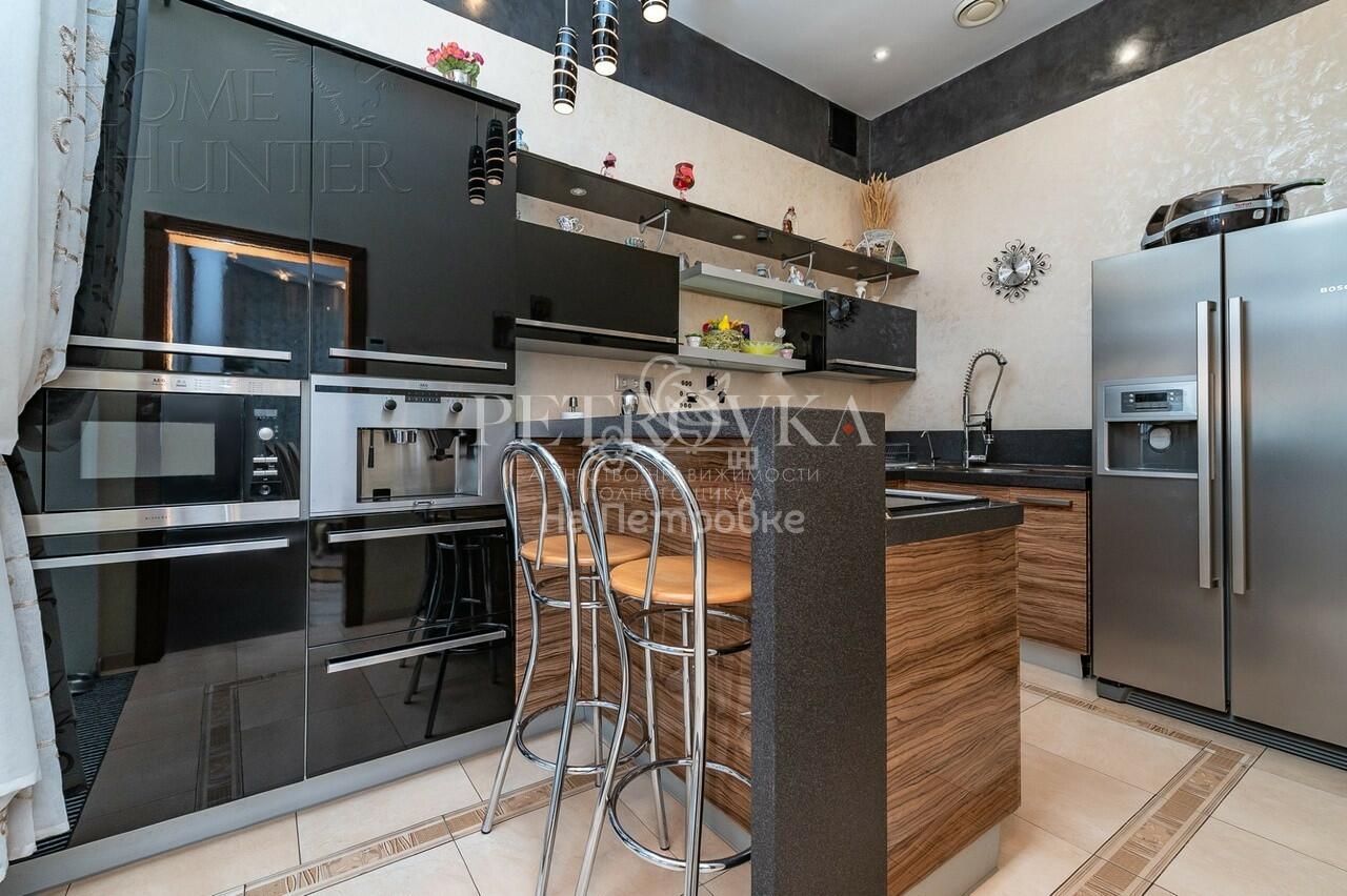 2-этажный коттедж 630 м² с отделкой