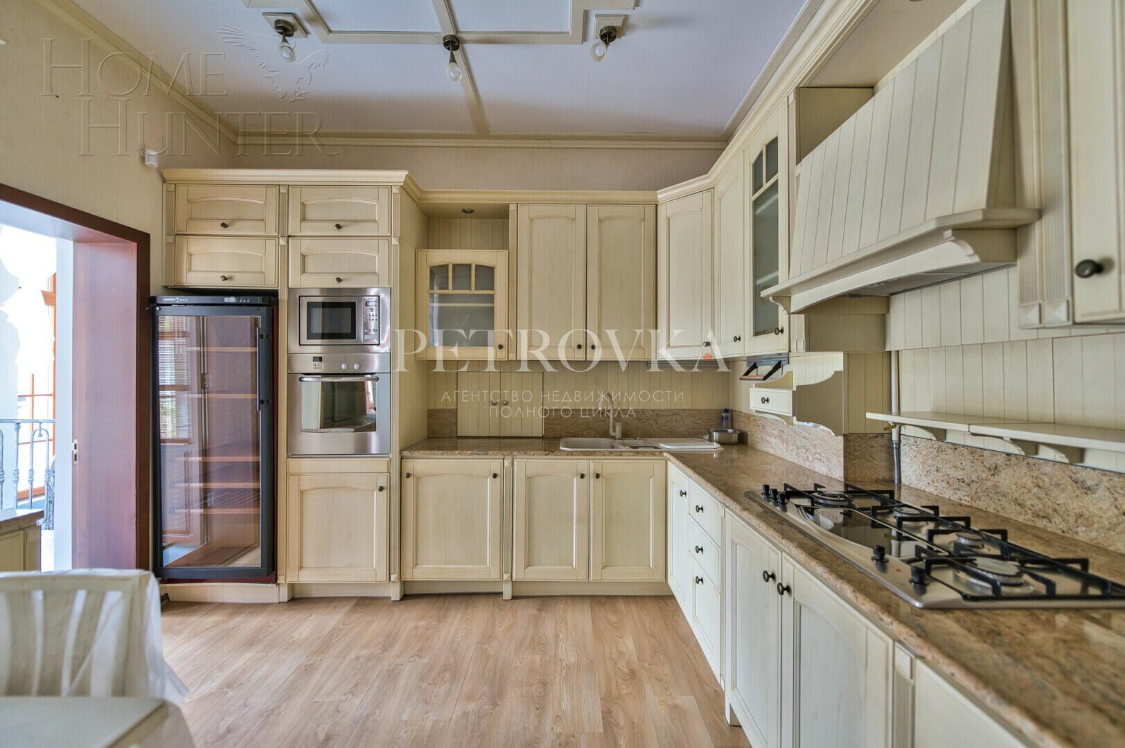 2-этажный коттедж 375 м² с отделкой