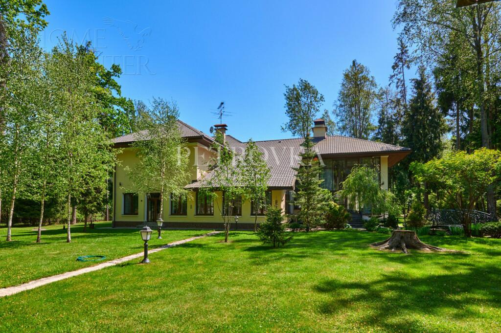 2-этажный коттедж 580.8 м² с отделкой