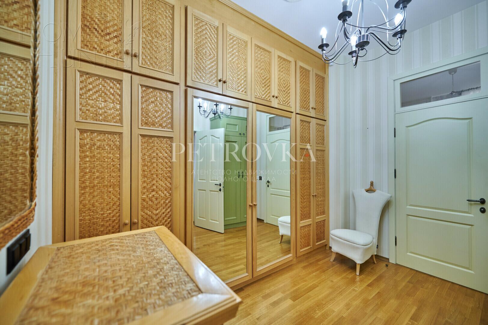 2-этажный коттедж 375 м² с отделкой