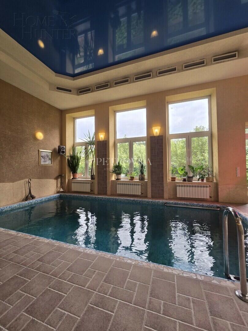 3-этажный коттедж 1 000 м² с отделкой