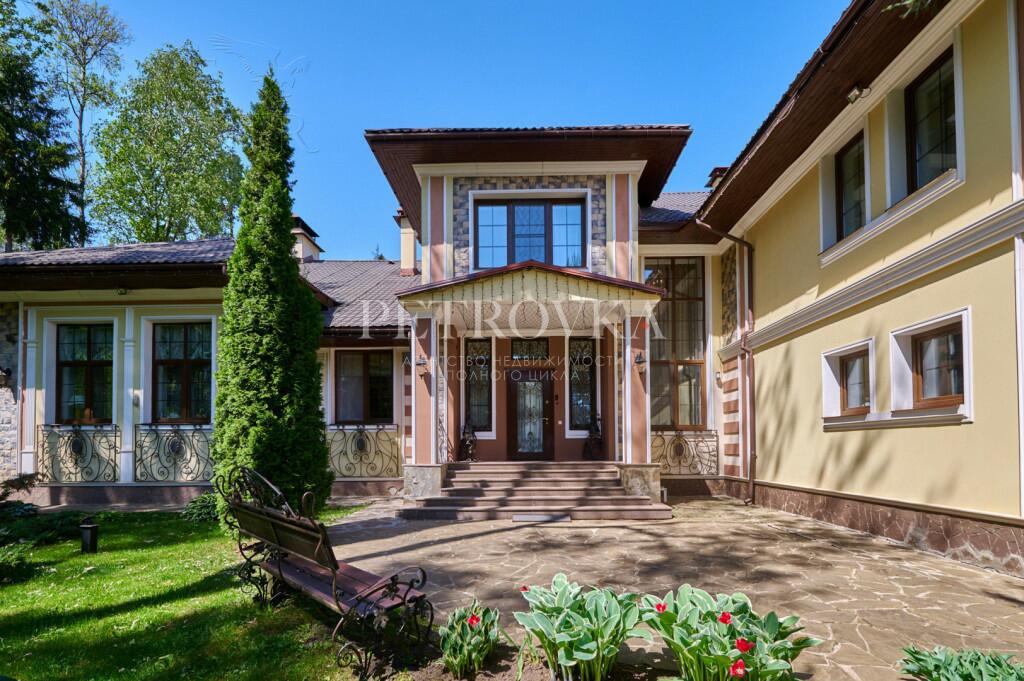 2-этажный коттедж 580.8 м² с отделкой